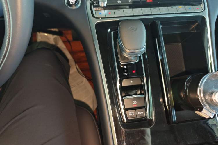 Used GAC Trumpchi M8 2023 Lingxiu Series 390T Deluxe Edition Gear Lever