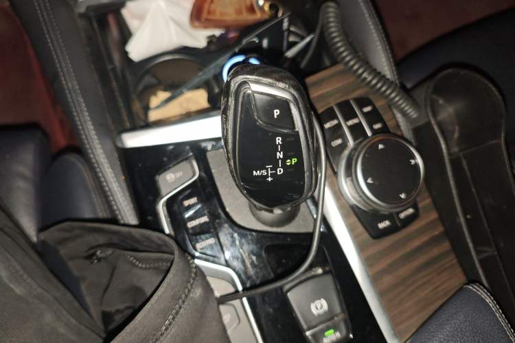 Used BMW 5 Series 2019 Facelifted 530i M Sport Package Gear Lever