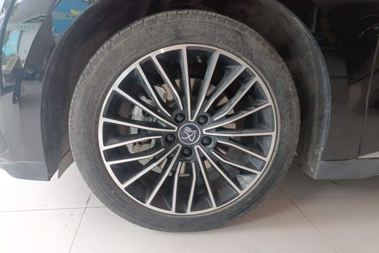 Used BYD Han 2024 EV Glory Edition 506KM Front-Wheel-Drive Premium Model

