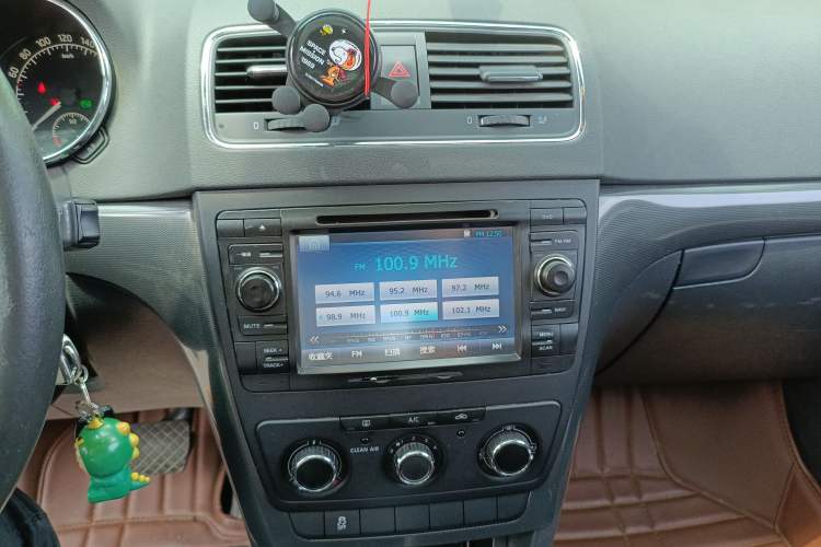 Used Skoda Yeti 2016 1.4TSI DSG Advanced Edition Audio And AC Panel