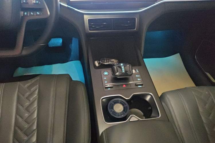 Used BYD Song L DM-i 2025 Intelligent Driving Version 112 km Beyond-Range Type
