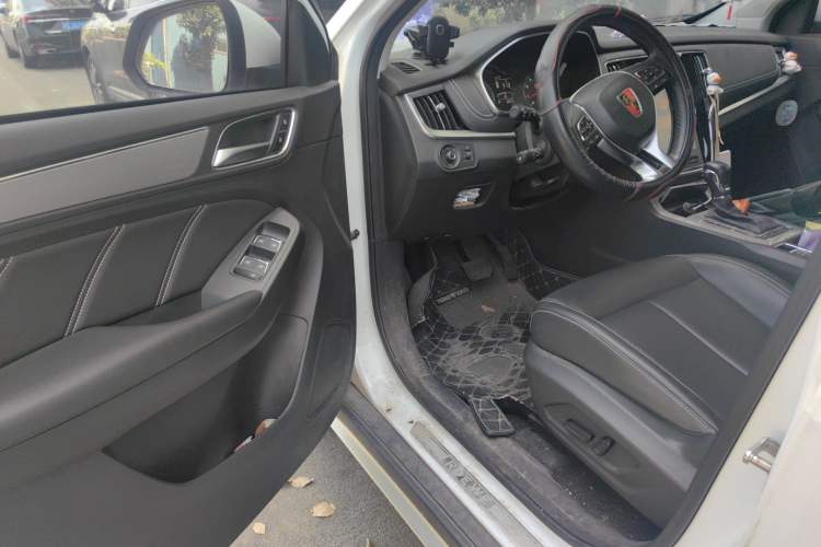 Used Roewe RX5 2019 20T Two-Wheel Drive Automatic 4G Connected Platinum Edition Driver Seat