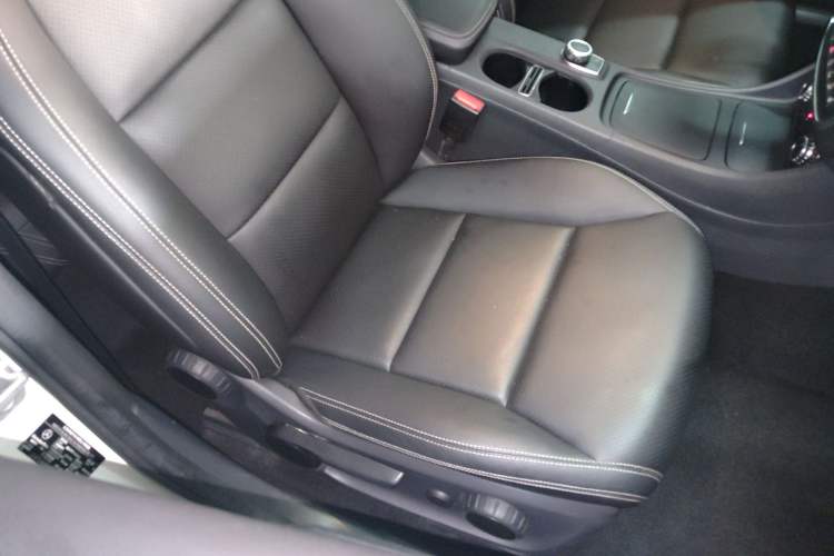 Used Mercedes-Benz GLA 2015 GLA 220 4MATIC Fashion Model