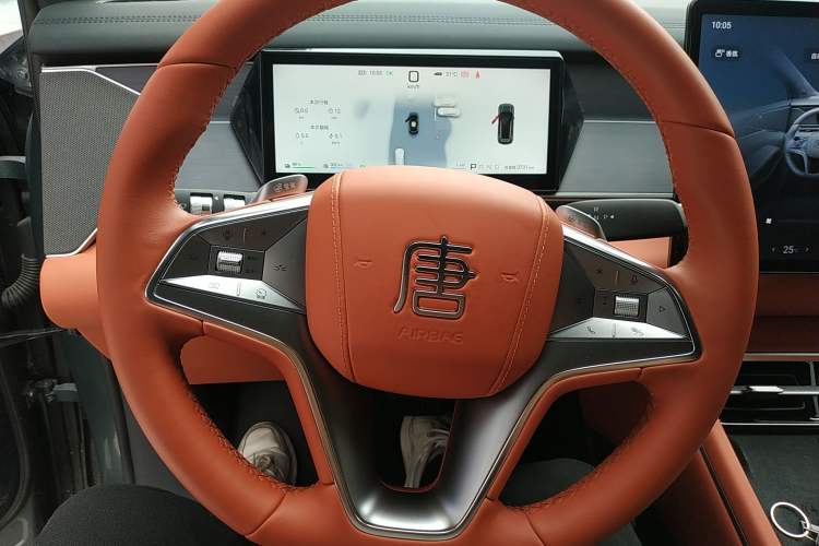 Used BYD Tang L 2025 DM 175KM Drone Player Edition Steering Wheel