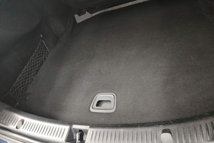 Used Mercedes-Benz E-Class 2016 E 300 L Sporty and Stylish Model Trunk