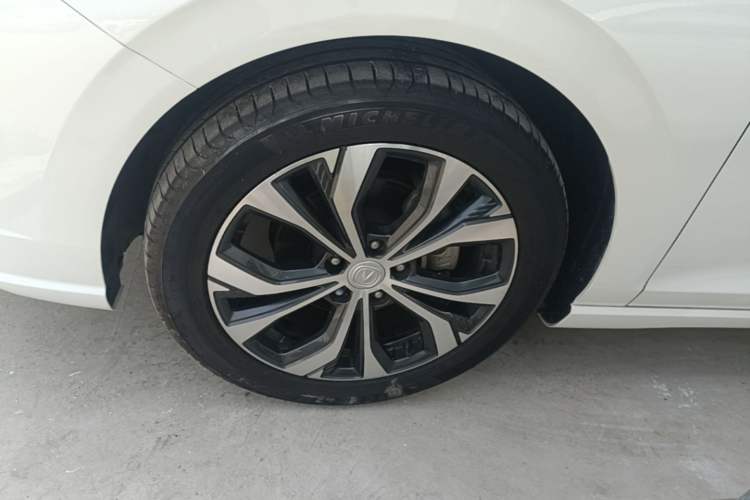 Used CHANGAN Eado 2021 PLUS Blue Whale NE 1.4T GDI DCT Flagship Model Left Front Wheel Hub