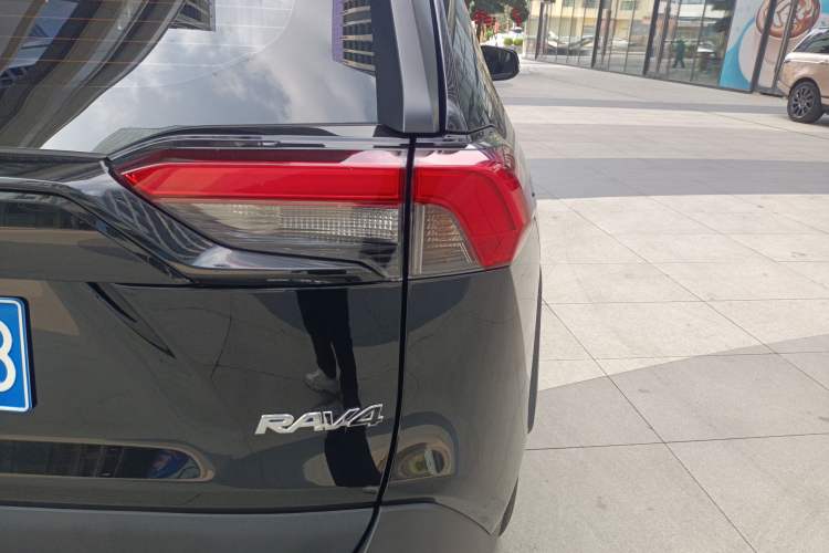 Used Toyota RAV4 2023 2.0L CVT Two-Wheel Drive Fashion Edition