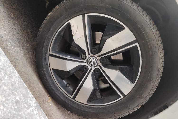 Used Volkswagen Tharu 2020 280TSI Two-Wheel Drive Comfort Edition China VI Standard Right Front Wheel Hub
