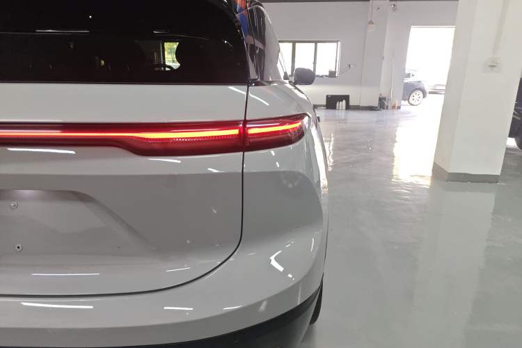 Used Nio ES6 2023 75 kWh Right Rear Taillight