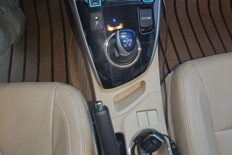 Used Toyota Corolla 2016 Dual-Engine 1.8L E-CVT Elite Edition