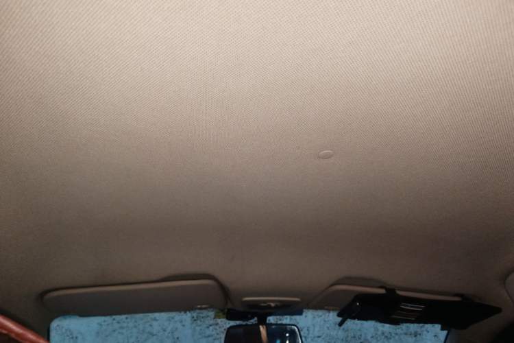 Used Baojun 630 2013 1.5L manual standard version
