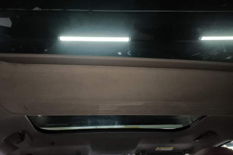 Used Hima AITO M8 2025 Extended-Range Ultra Version 53.4 kWh 6-Seater Edition
