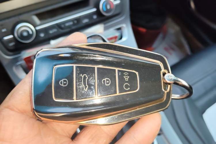 Used Geely Auto Emgrand 2019 Leading Edition 1.5L CVT Luxury Model China VI Standard Vehicle Key