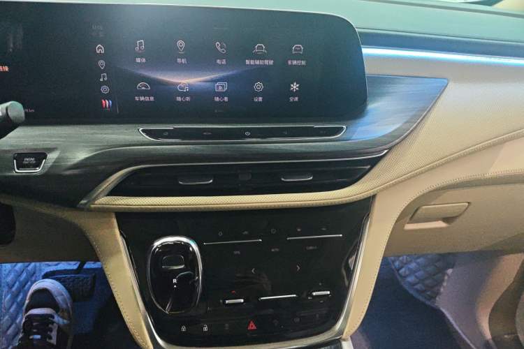 Used Buick GL8 2023 ES Lu Zun Deluxe Model