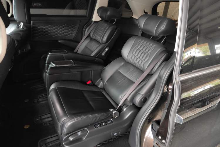 Used Honda Elysion 2022 2.0L eHEV Luxury Edition
