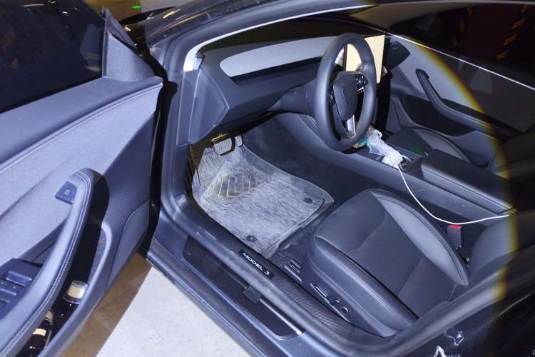 Used Tesla Model 3 2023 Rear-Wheel-Drive Version
