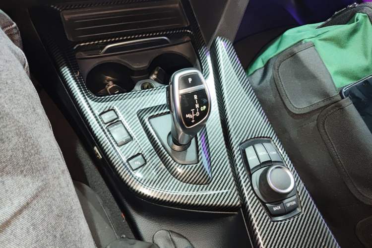 Used BMW 4 Series 2017 425i Gran Coupe Leading Model with M Sport Package Gear Lever