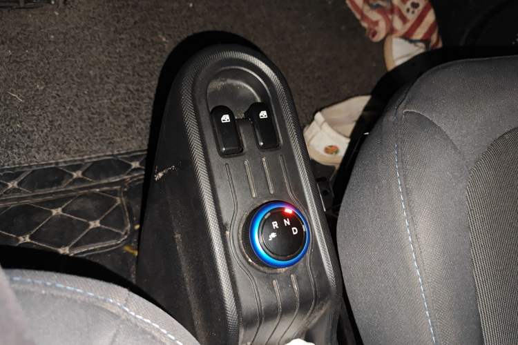 Used Wuling Hongguang MINIEV 2022 Easy Version Lithium Iron Phosphate Gear Lever