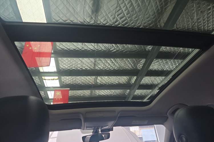 Used Volkswagen Tiguan L 2018 330TSI Automatic Two-Wheel Drive Luxury Edition Headliner