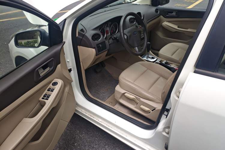 Used Ford Focus 2013 Hatchback Classic 1.8L Automatic Fashion Edition