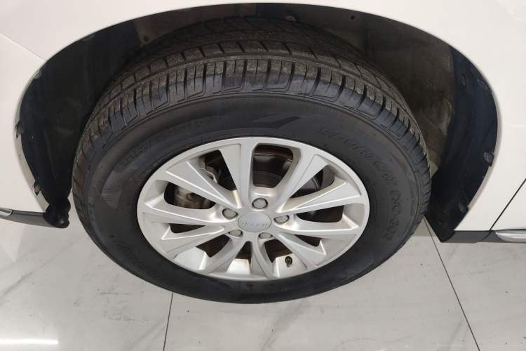 Used Haval M6 2021 PLUS 1.5T DCT Luxury Smart Connectivity Model Left Front Wheel Hub