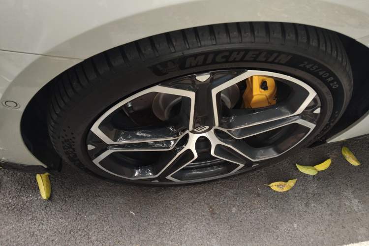 Used Xiaomi Auto SU7 2024 Rear-Drive Long-Range Intelligent Driving Version