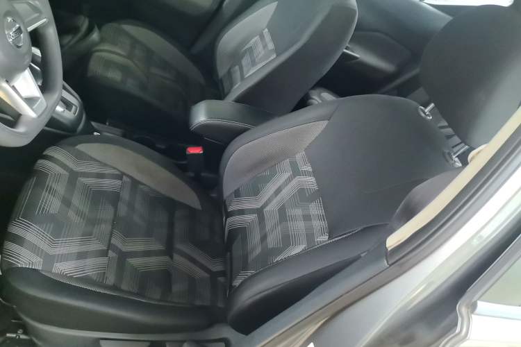 Used Nissan Kicks 2021 1.5L XL CVT Cool Enjoyment Edition Left Front Seat