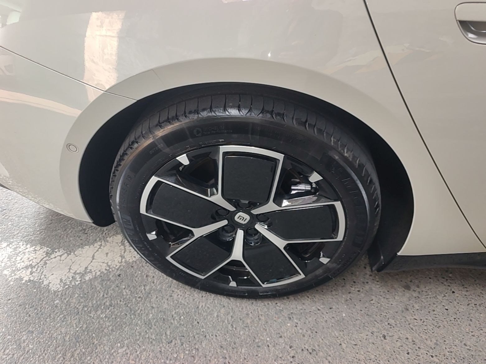 Xiaomi Auto SU7 2024 Rear-Drive Ultra-Long Range Advanced Pro-Level Intelligent Driving Version — снимка 11