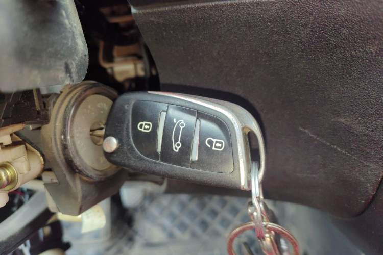 Used Brilliance Junjie FRV 2010 1.3L Manual Luxury Version