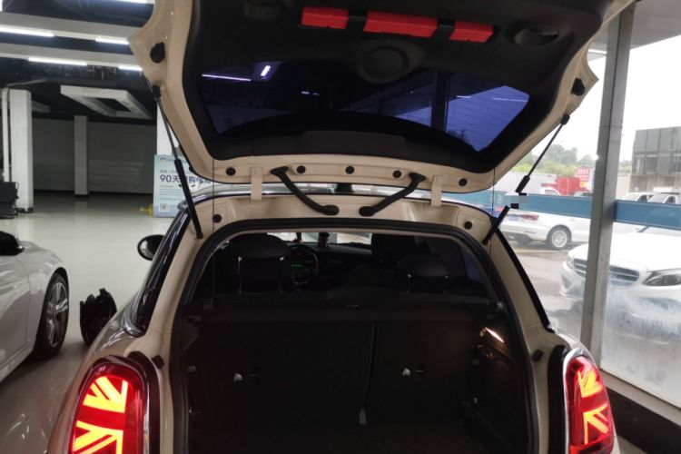Used MINI 2019 1.5T COOPER Classic Edition Trunk