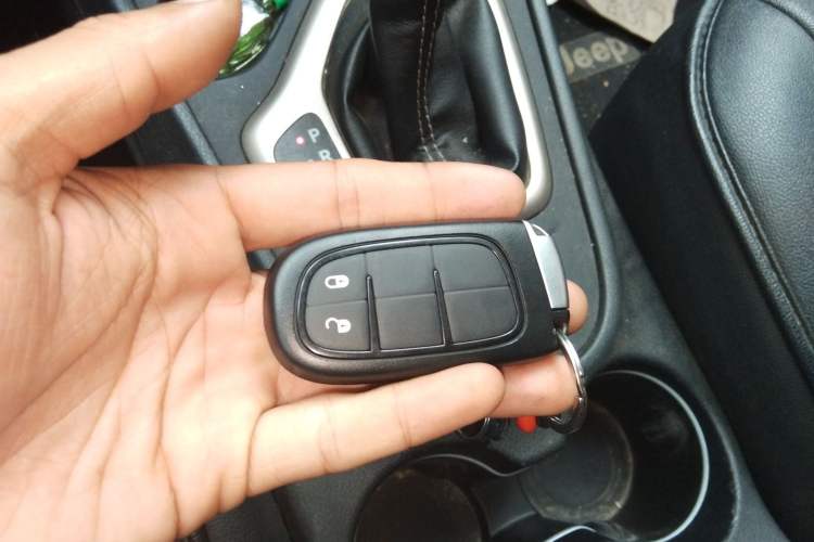 Used Jeep Cherokee 2016 2.0L Superior Edition
