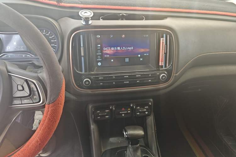 Used GAC Trumpchi GS3 2017 200T Automatic Elite Edition Audio And AC Panel