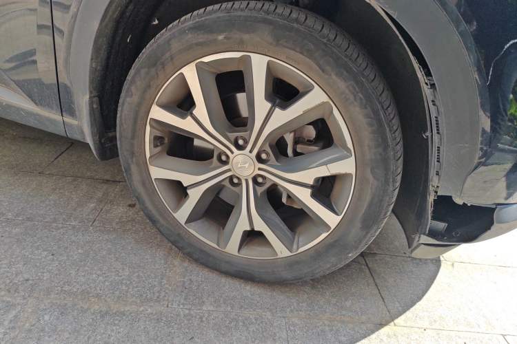 Used Hyundai Palisade 2021 3.5L Automatic 4x4 GLS Right Front Wheel Hub