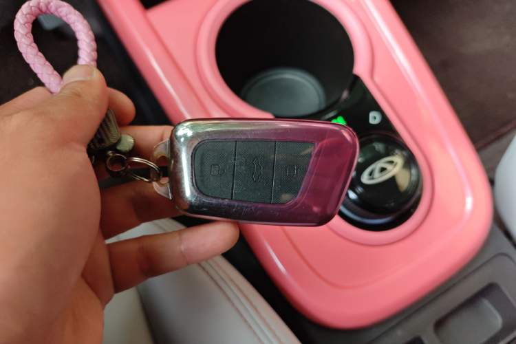 Used Chery QQ Little Ant 2022 Sweet Pink Edition Half-Sugar Version 3-Cell Lithium 30kW 301km