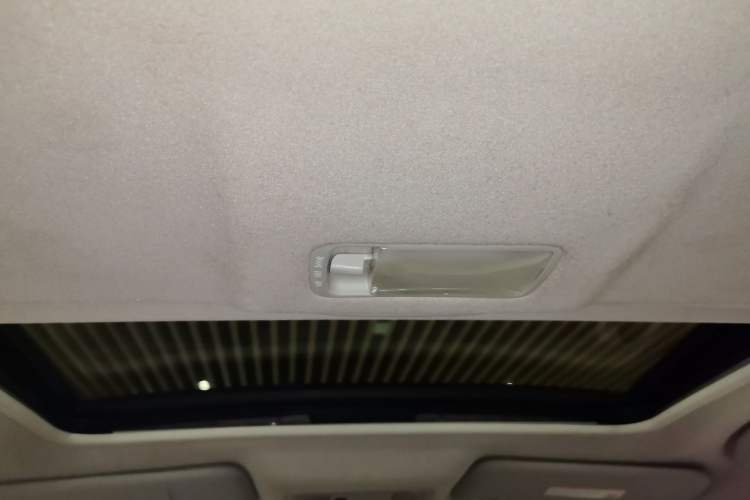 Used Nissan Tiida 2011 1.6L CVT Smart Version Headliner