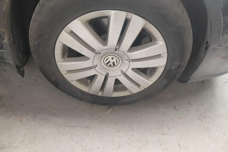 Used Volkswagen Magotan 2011 1.8TSI DSG Comfort Model Right Front Wheel Hub