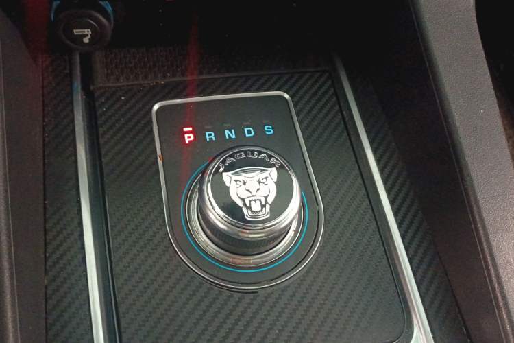 Used Jaguar F-PACE 2018 2.0T Four-Wheel Drive Urban Luxury Edition
