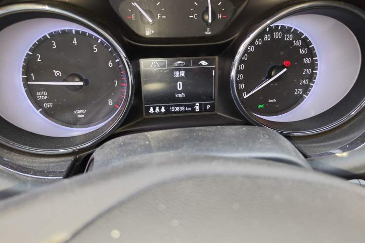 Used Buick Verano 2020 20T CVT Leading Edition Odometer Close Up