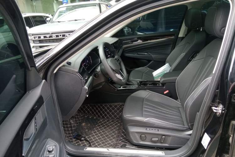 Used Volkswagen Passat 2024 380TSI Dragon Glory Edition Driver Seat