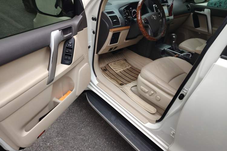 Used Toyota Prado 2018 3.5L Automatic TX-L NAVI with Rear-Mounted Spare Tire Driver Seat