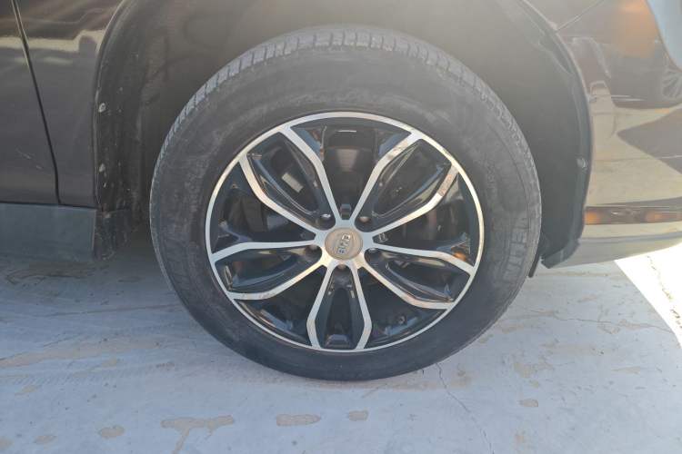 Used BYD S7 2015 2.0T Upgraded Automatic Flagship Version Right Front Wheel Hub