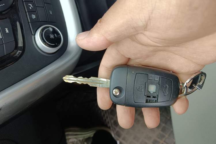 Used Bestune X80 2013 2.0L automatic comfort version