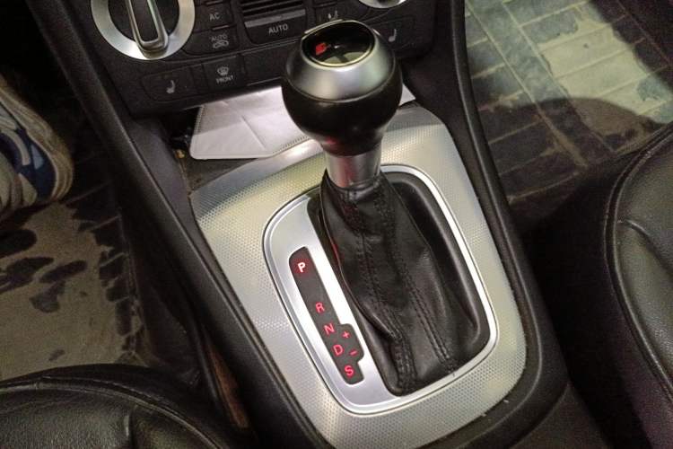 Used Audi Q3 2013 35 TFSI quattro Technology Edition Gear Lever