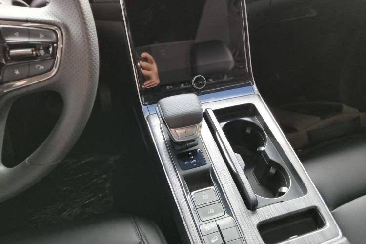 Used Roewe RX5 2025 PLUS 330TGI Automatic Trendsetting Smart Edition