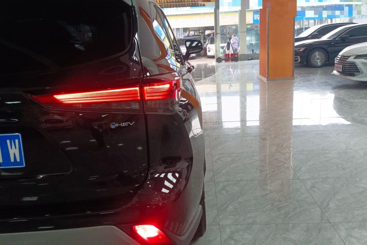 Used Toyota Highlander 2026 Model 2.5L Intelligent Electric Hybrid Dual-Engine Two-Wheel-Drive Elite Edition 5-seater Right Rear Taillight