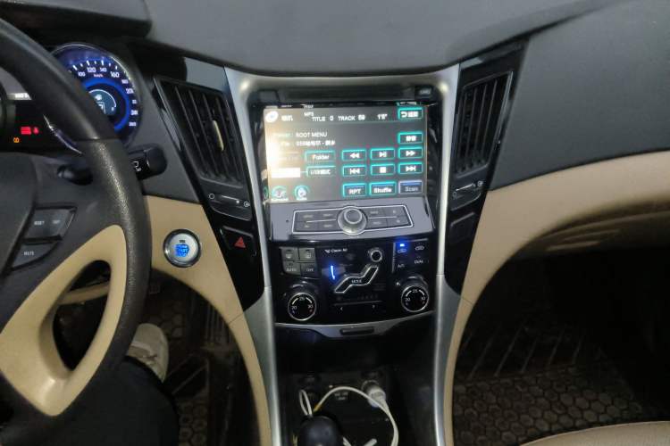 Used Hyundai Sonata 2011 2.0L Automatic Luxury Edition
