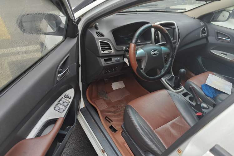 Used BYD F3 2015 Energy-Efficient Model 1.5L Manual Comfort Edition Driver Seat