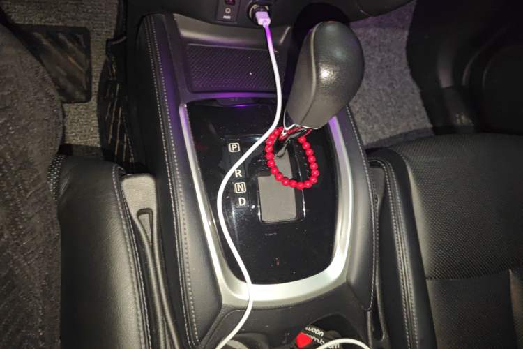 Used Nissan X-Trail 2014 2.0L CVT Comfort Edition 2WD Gear Lever