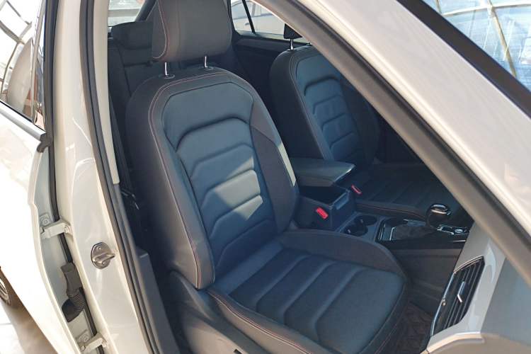 Used Volkswagen Tayron 2020 330TSI Two-Wheel Drive Luxury Smart Connectivity Version
