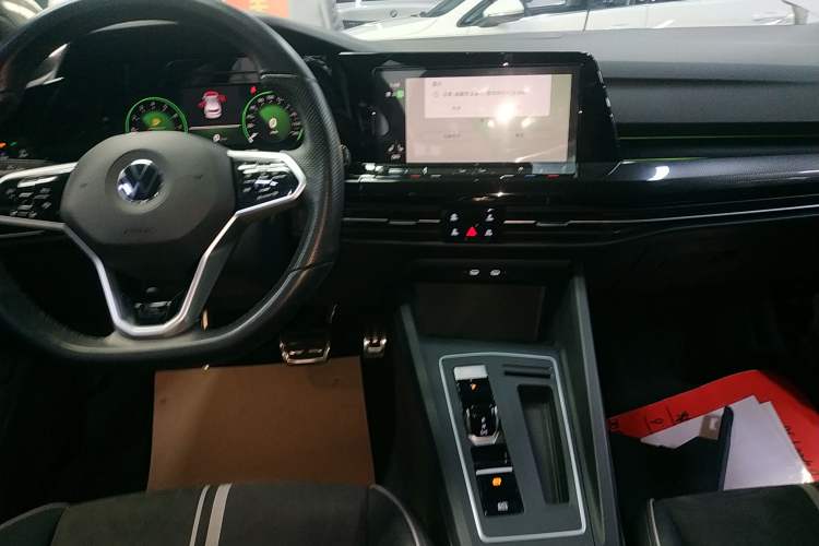 Used Volkswagen Golf 2023 280TSI DSG R-Line Lite Audio And AC Panel